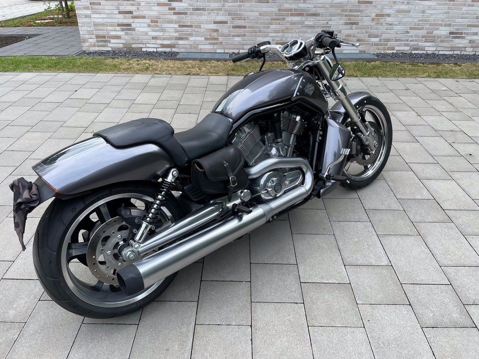 Harley Davidson V-Rod Muscle 2013, unverbastelt in Hamburg