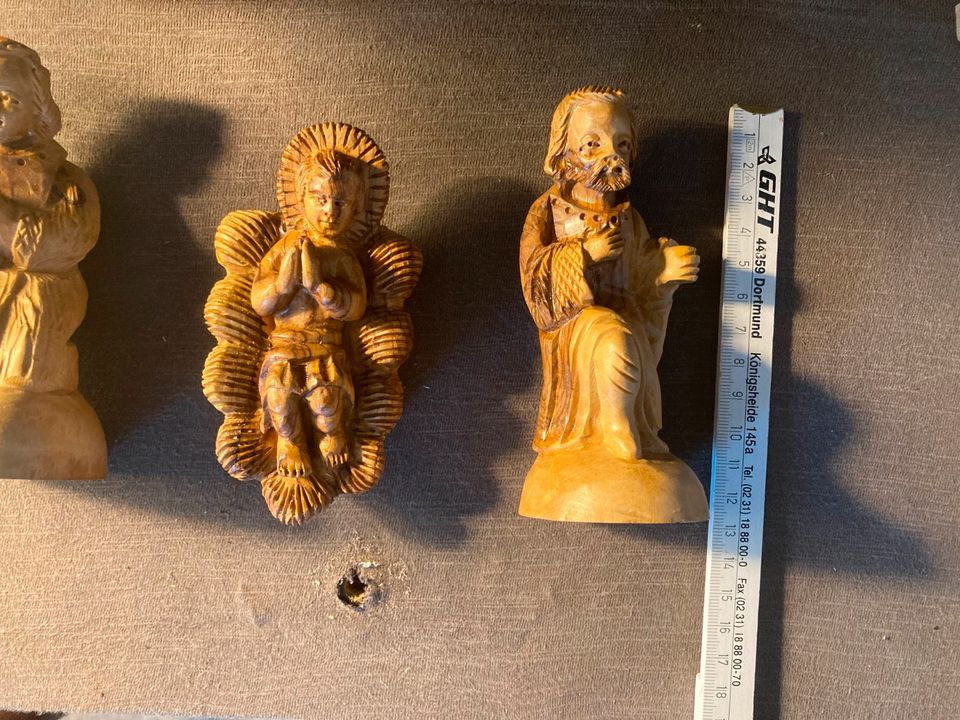 Krippenfiguren aus Jerusalem Olivenholz handgeschnitzt in Finningen