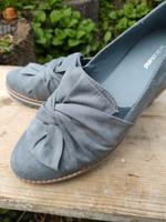 Loafer graublau mit Schleifendetail Größe 38 Hessen - Edertal Vorschau