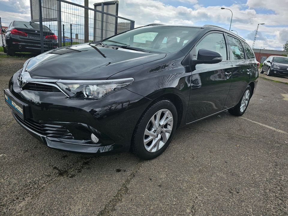 Toyota Auris Touring Sports Edition-S in Stendal