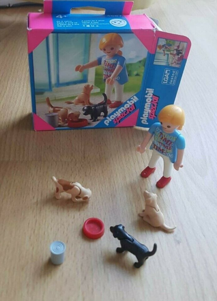 Playmobil set  Mädchen mit 3 Hunde Welpen in Denkendorf