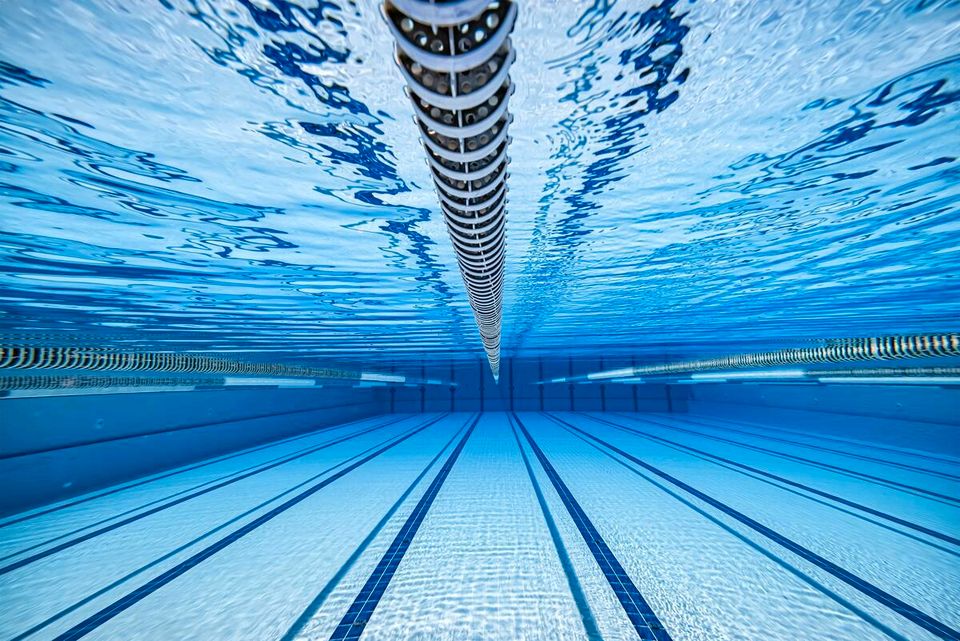 Nette Begleitung zum Schwimmen in Börger