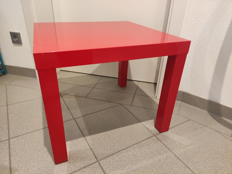 Zwei kleine Beistelltische 55 x 55 cm in rot und mint in Bruckmühl