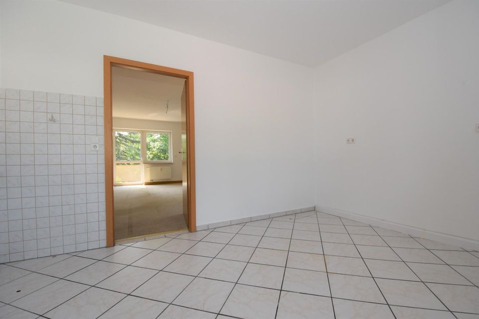 2 Zimmer Mietwohnung, 2-Raum-Wohnung, Balkon, ruhige Lage, keine Kaution in Hohenstein-Ernstthal