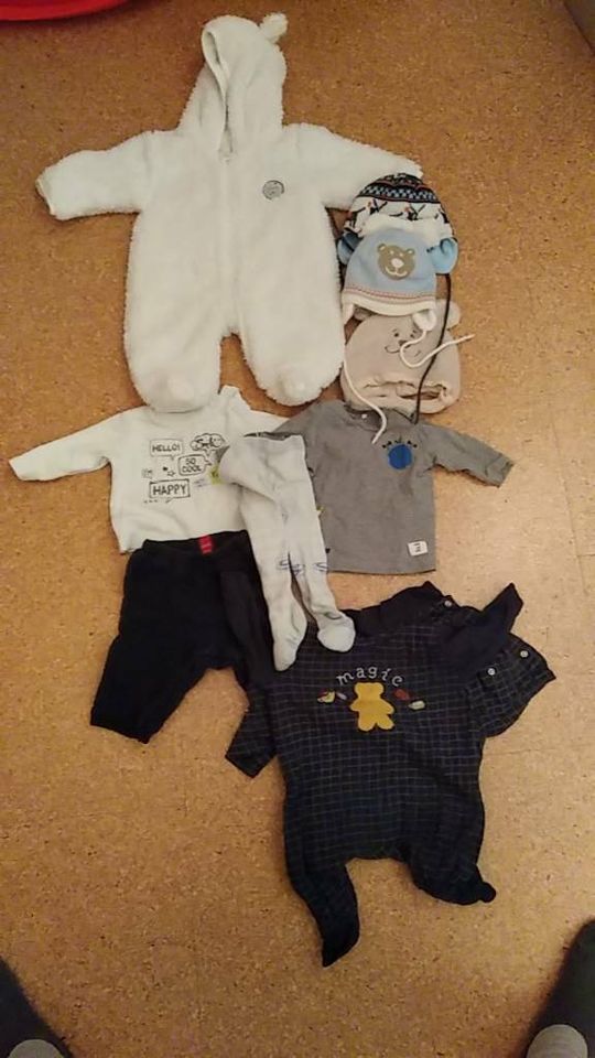 Bekleidungspaket 9 teilig Gr. 50/56, 60 Jungen in Altdorf