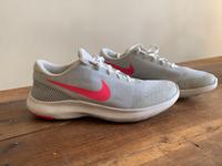 Nike Flex Experience RN 7 Laufschuhe in 42 hellgrau pink wie neu Eimsbüttel - Hamburg Rotherbaum Vorschau