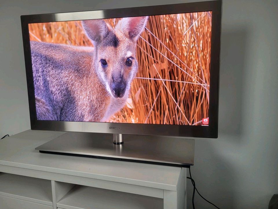 TV Fernseher Samsung LED-C9000 40Zoll zu verkaufen in Berlin