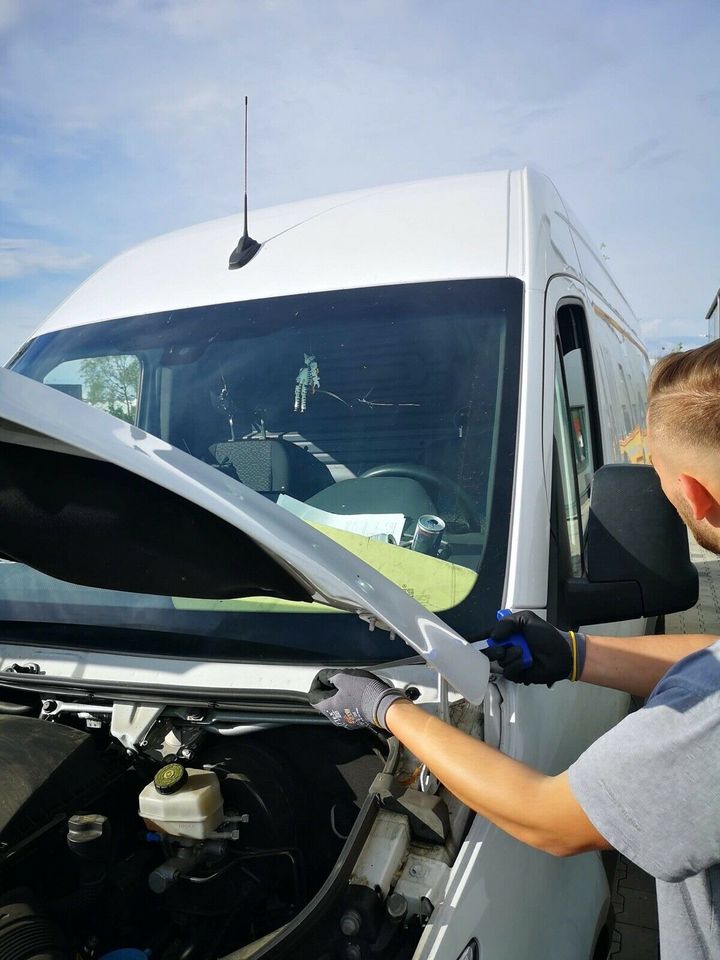 Mobiles Autoglas 100km um Landshut (Front- & Windschutzscheibe) in Landshut