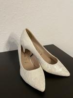 Pumps/ weiß/ Spitze/ Hochzeit/ 37/ Absatz Niedersachsen - Ostrhauderfehn Vorschau