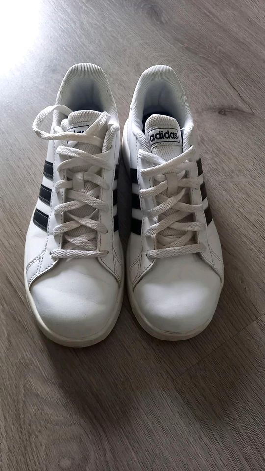 Adidas Schuhe Größe 36 in Eicklingen