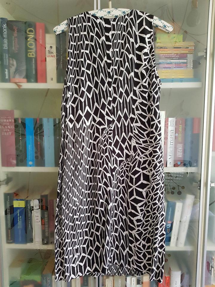 Perfekt für den Sommer  FOX's Kleid 100% Viskose schwarz/weiß in Düsseldorf