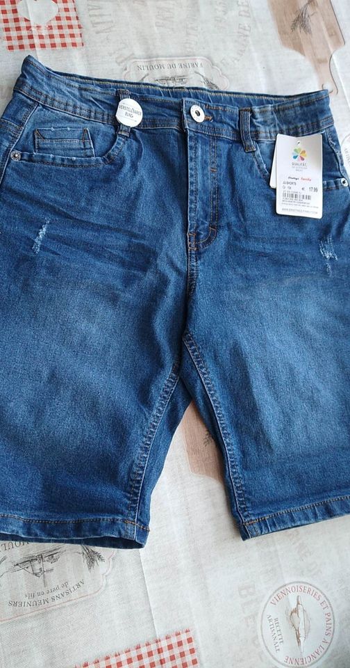 Jeansshorts Gr. 158 Yigga NEU mit Etikett !! in Neuenkirchen