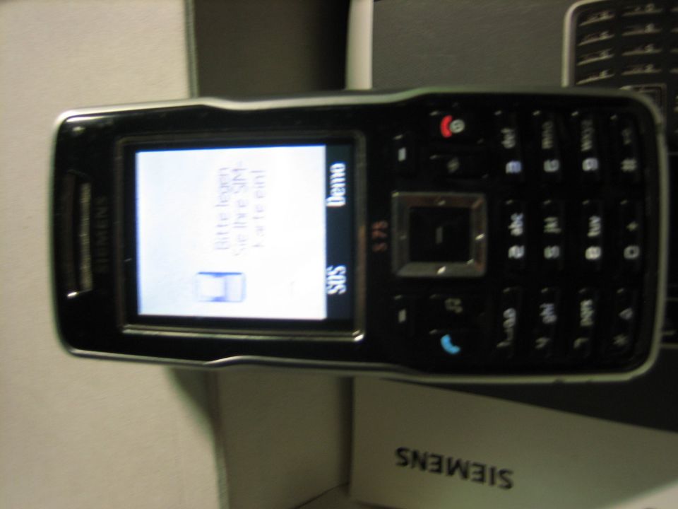 Siemens Handy mit Aufnahmeschale für Mercedes in Riegelsberg