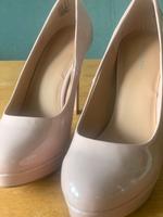 Even & ODD Pumps High Heels Plateau Lack nude NEU! Nordrhein-Westfalen - Krefeld Vorschau