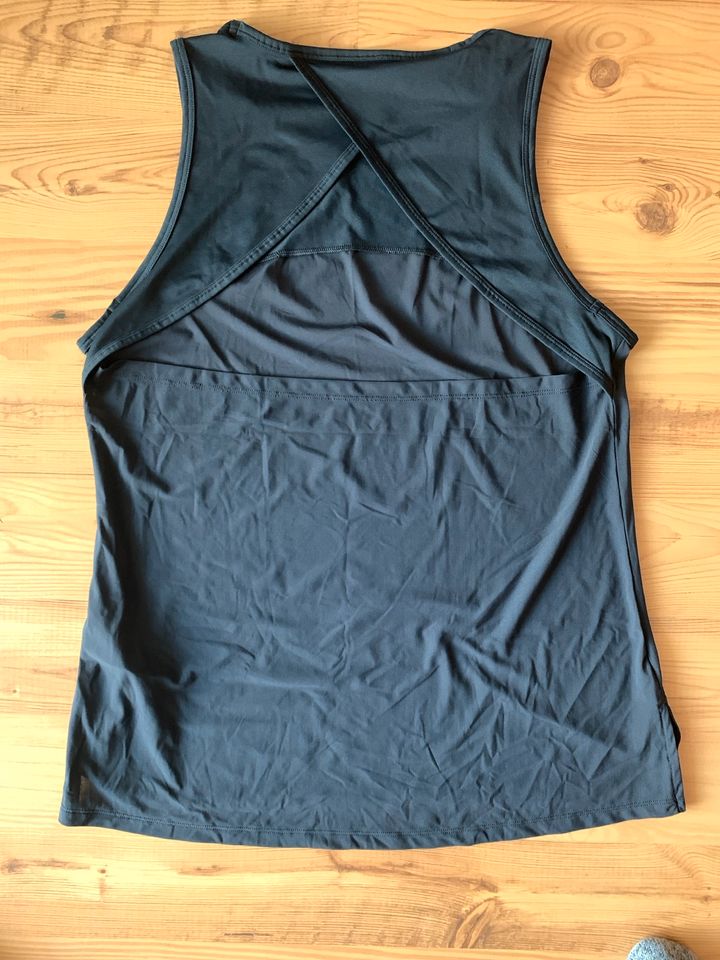 GymShark Tanktop Top Damen Fitness Gr. S schwarz in Ottobrunn