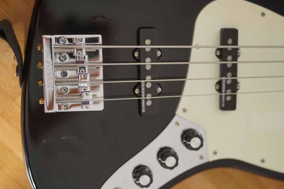 Fender Squier Jazz Bass Seymour Duncan pickupset in Ratingen