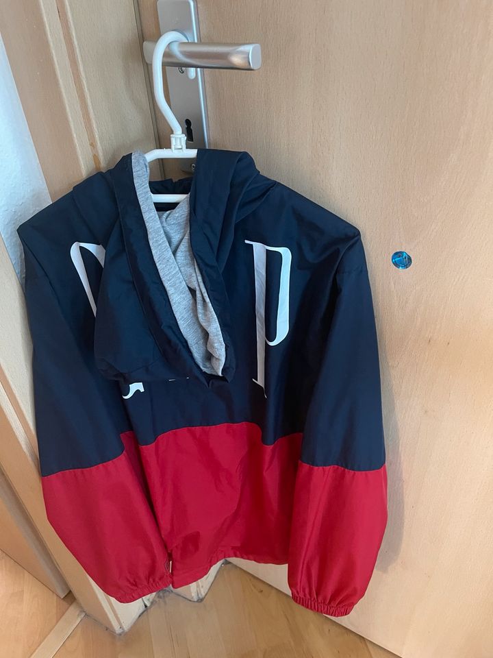 Gap Windjacke Gr. 164 in Duisburg