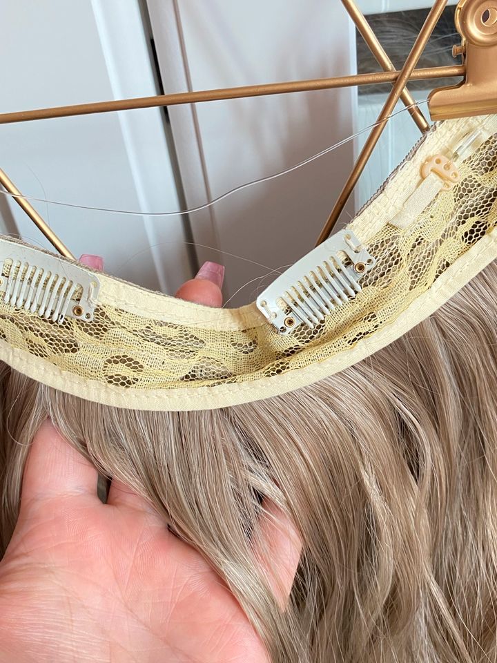 Aschblonde Blonde Invisibel Echthaar Imitat Clip in Extensions in Weil der Stadt