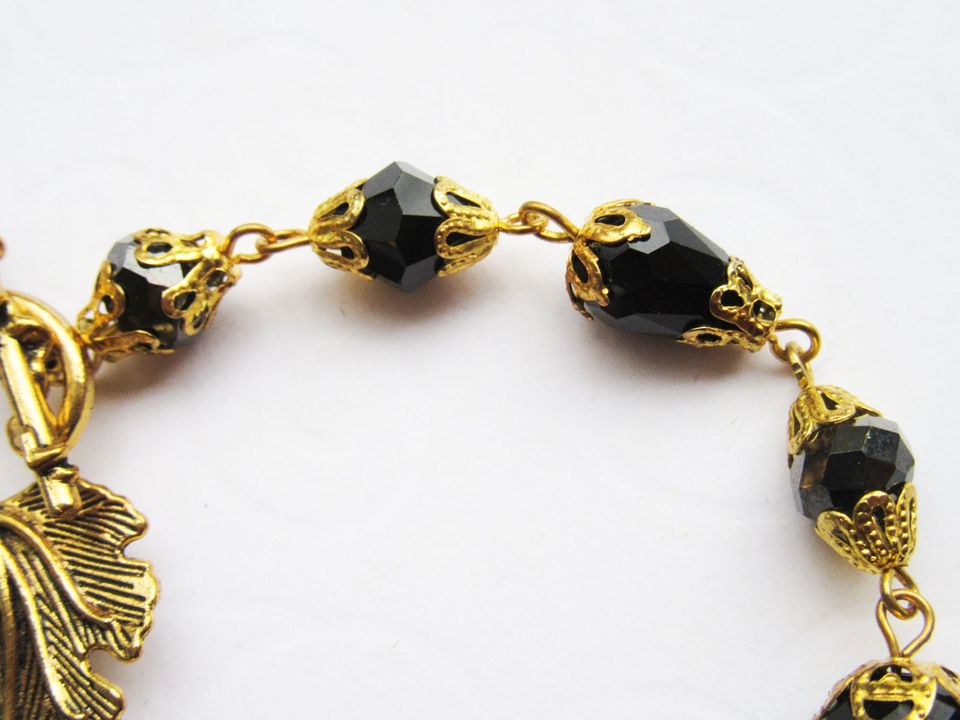 HANDMADE Armband gold schwarz Glasperlen Weinblatt-Verschluss in Siegen