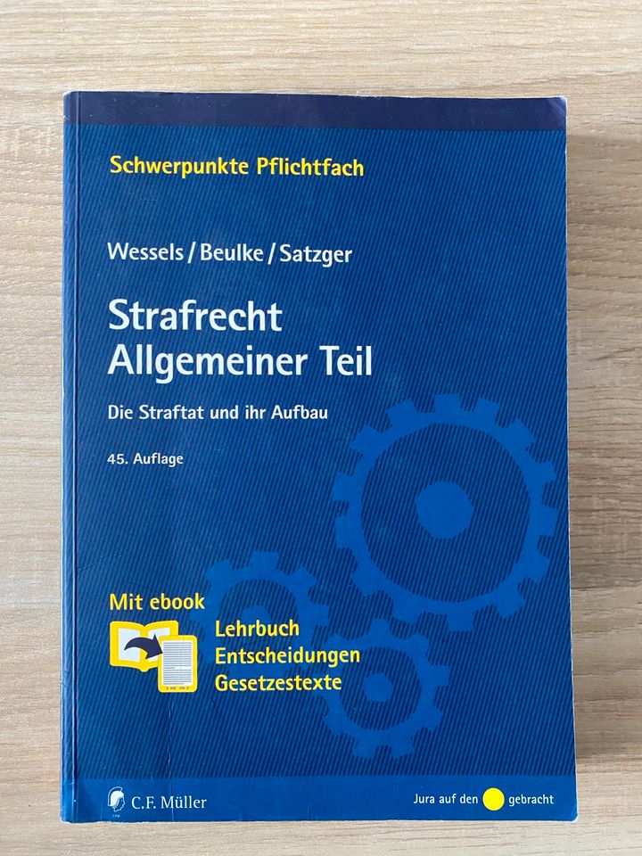 Strafrecht AT Lehrbuch in Essen