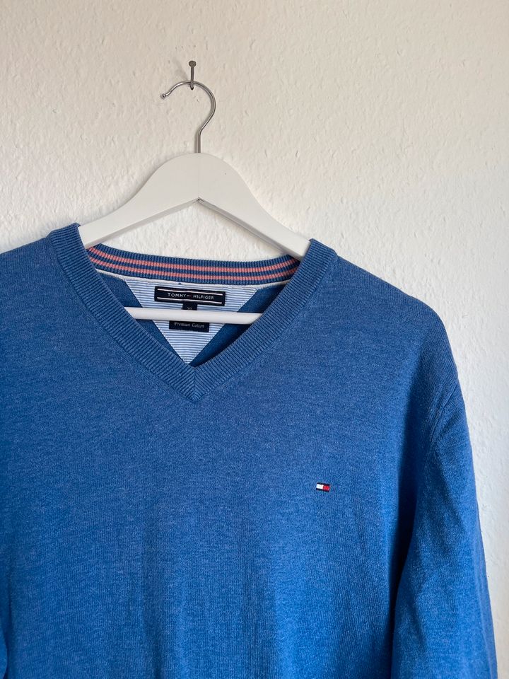 Tommy Hilfiger Sweatshirt V neck Strick Pullover in XL blau in Rottweil