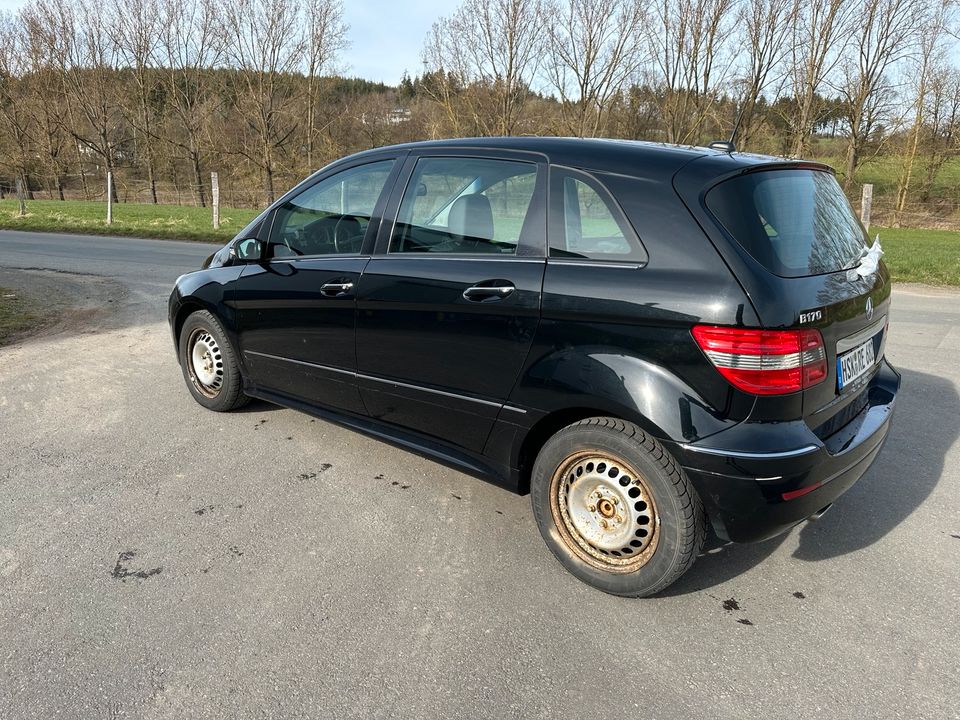 Mercedes B170 in Medebach