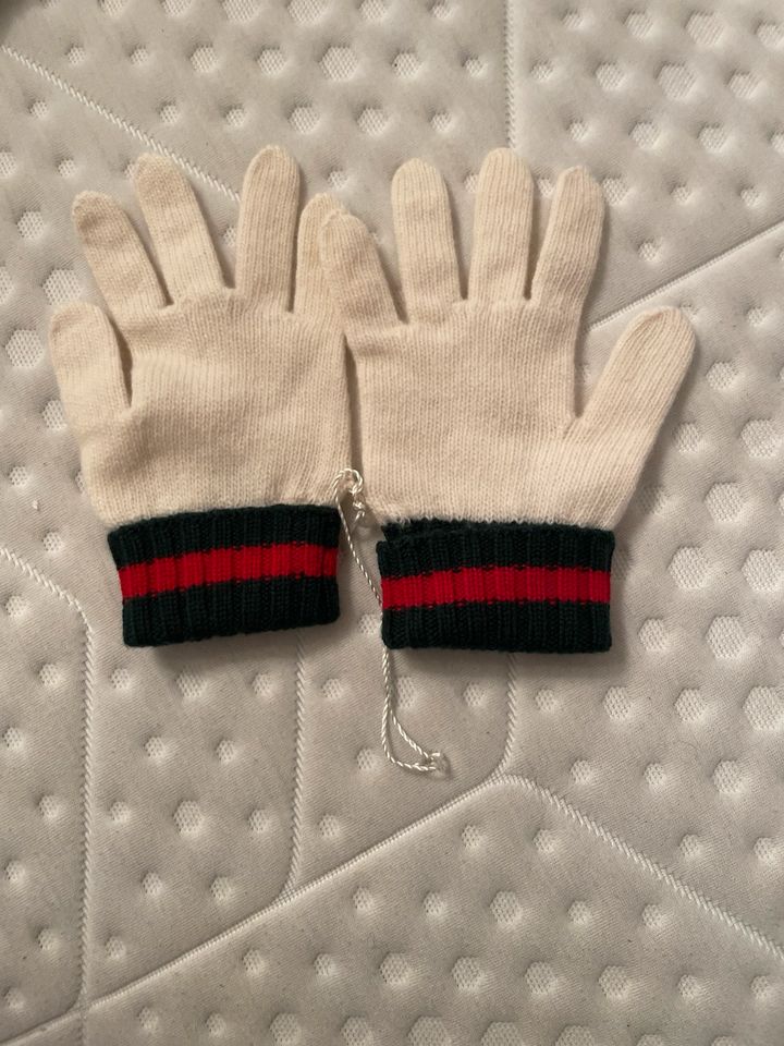 Gucci Mütze,Handschuhe und Schal in Mettmann