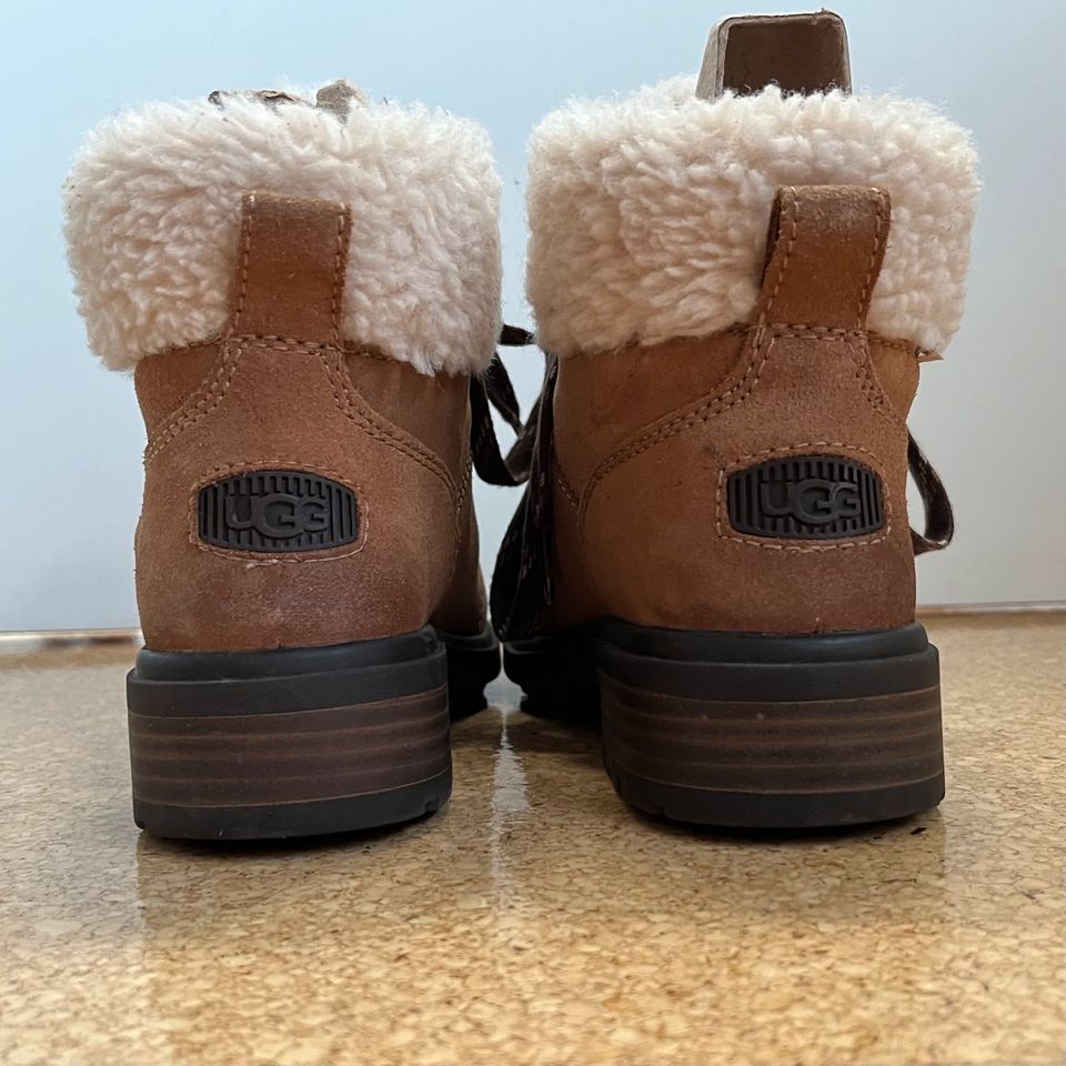 Ugg Leder Winterstiefel in braun mit Fell, Größe 37 in Fürstenfeldbruck