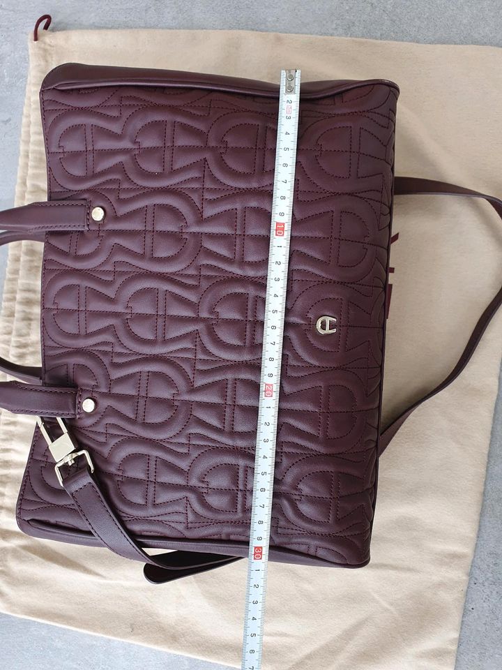 Aigner Tasche burgundy NEUWERTIG in Lübbecke 