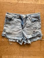 Shorts • Jeans • H&M • Hellblau • Gr. 40 Baden-Württemberg - Keltern Vorschau