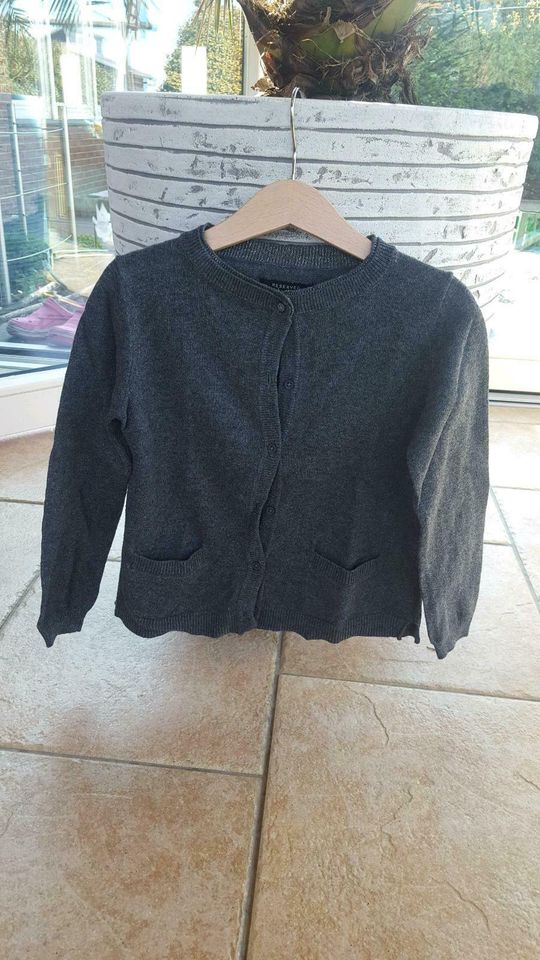 Reserved Bluse mit Strickjacke, grau in Brüggen