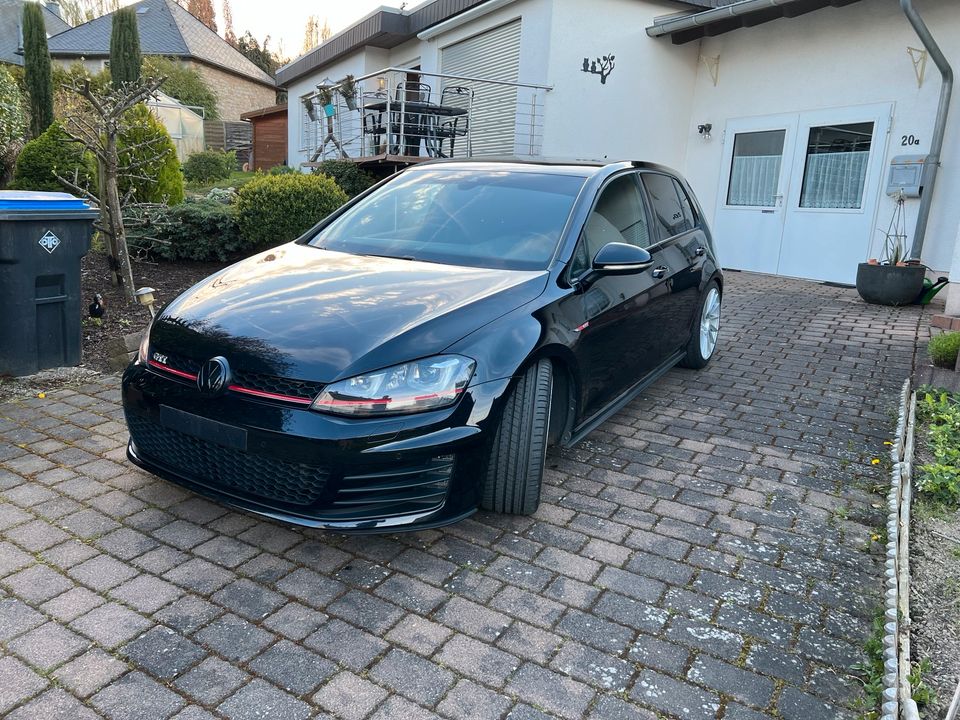 VW Volkswagen Golf 7 GTI 2.0 TSI BMT GTI in Briedel