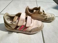 Adidas Turnschuhe 32 Niedersachsen - Schneverdingen Vorschau