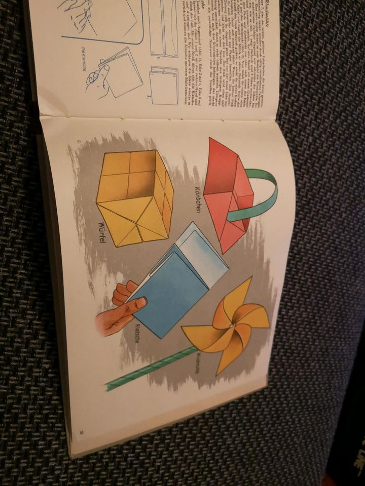 Faltet mit Rudolf Arnold altes Kinderbuch von 1957 Kindergarten in Zweibrücken