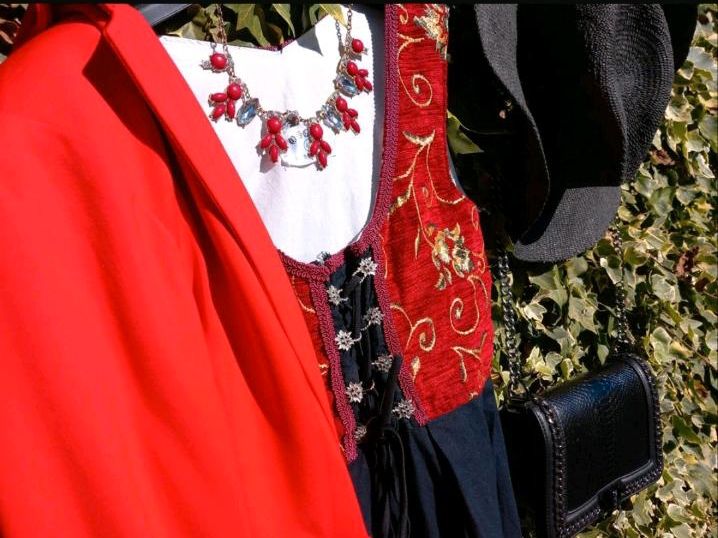 Dirndl - OSCAR Tracht - Frühlingsfest / Volksfest, Wasen, Wiesn. in Schwaikheim