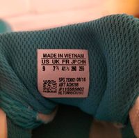 Adidas Hallenschuhe US 9, EU 41 1/2 - ungetragen Niedersachsen - Stuhr Vorschau