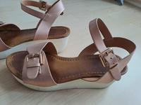 Roségoldene Sandalen mit Plateausohle in Größe 38 Hamburg-Mitte - Hamburg Hamm Vorschau