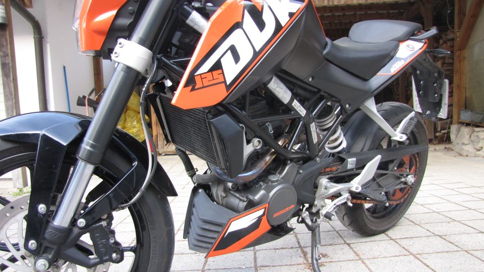 KTM 125 Duke, Top Zustand, Tuningauspuff, in Treuchtlingen