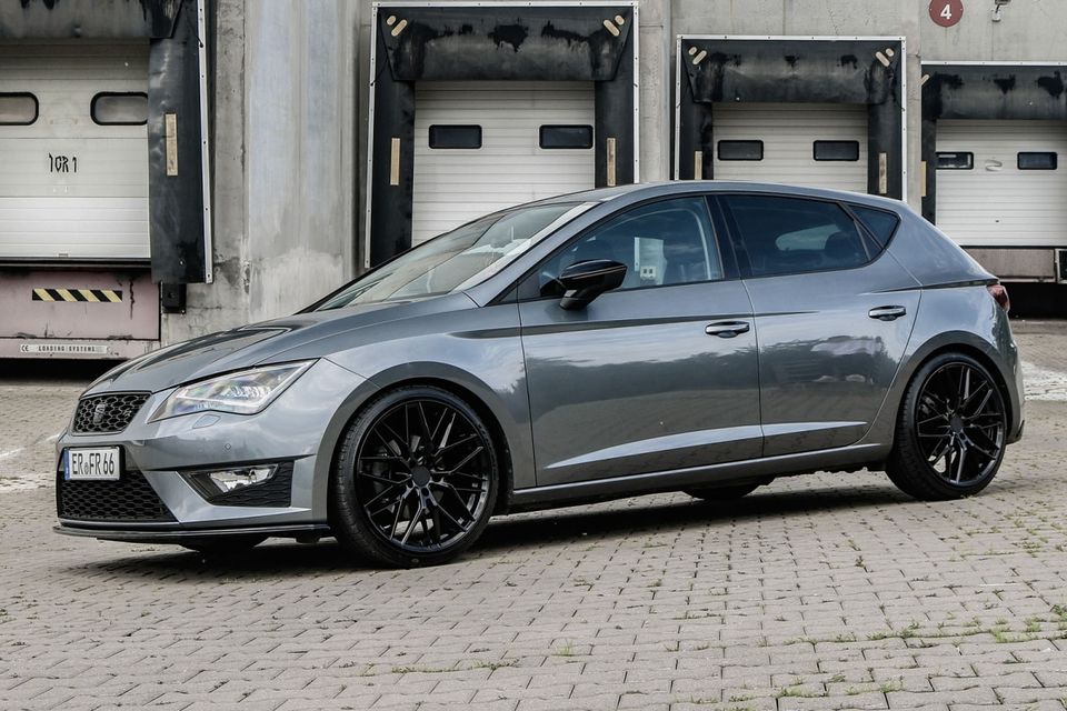 19 Zoll Sommerräder RW01 für Seat Cupra Ateca Leon 5F KL Schwarz in Erlangen