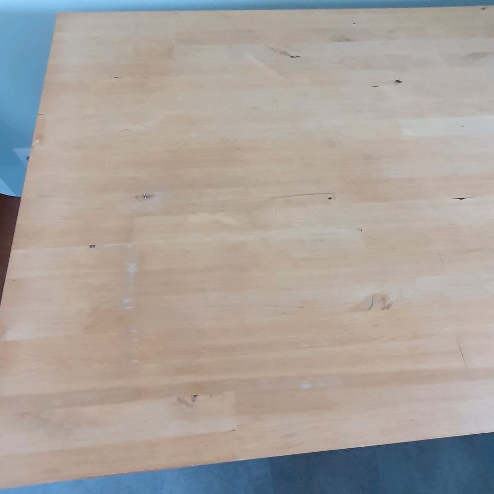 Esstisch/ aus Holz von Ikea 135x75x74H in Braunschweig