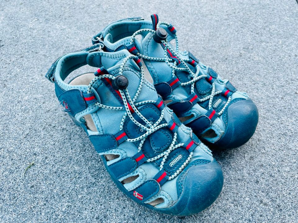 Trollkids Sandalen Kvalvika blau in Großpösna