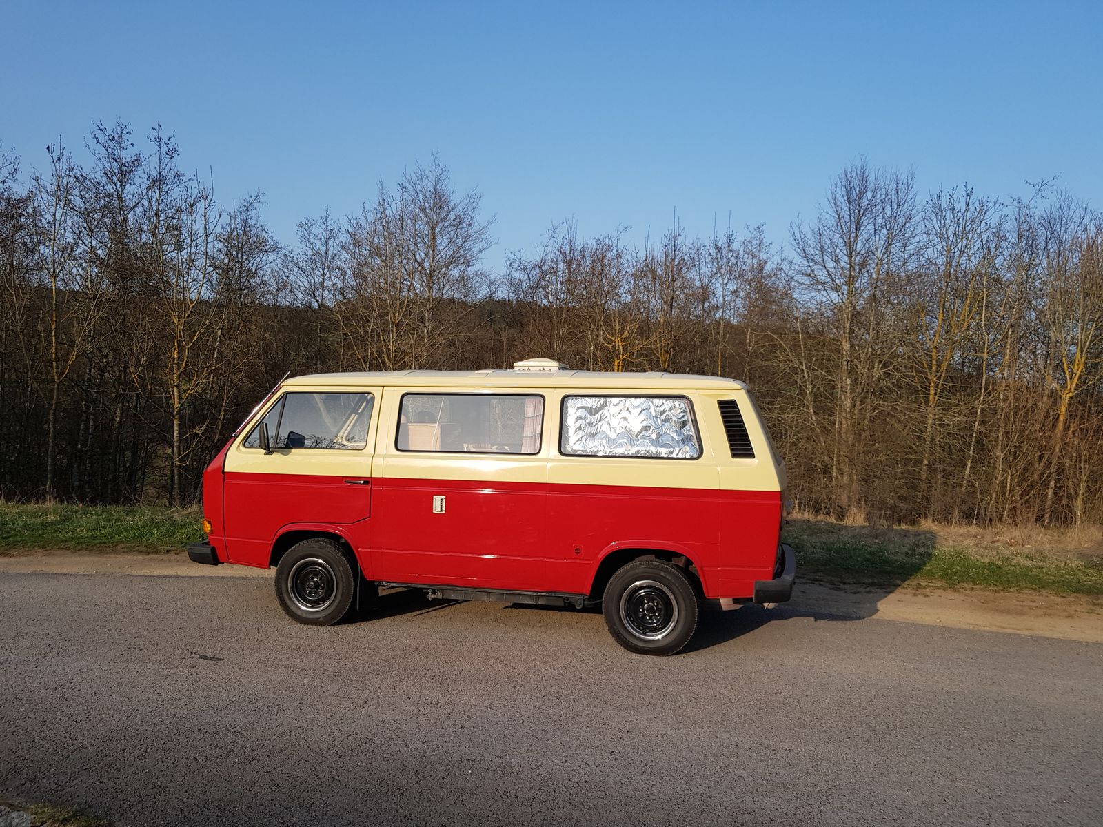 Abbildung des Autos VW Camper Oldtimer (H-Zu…