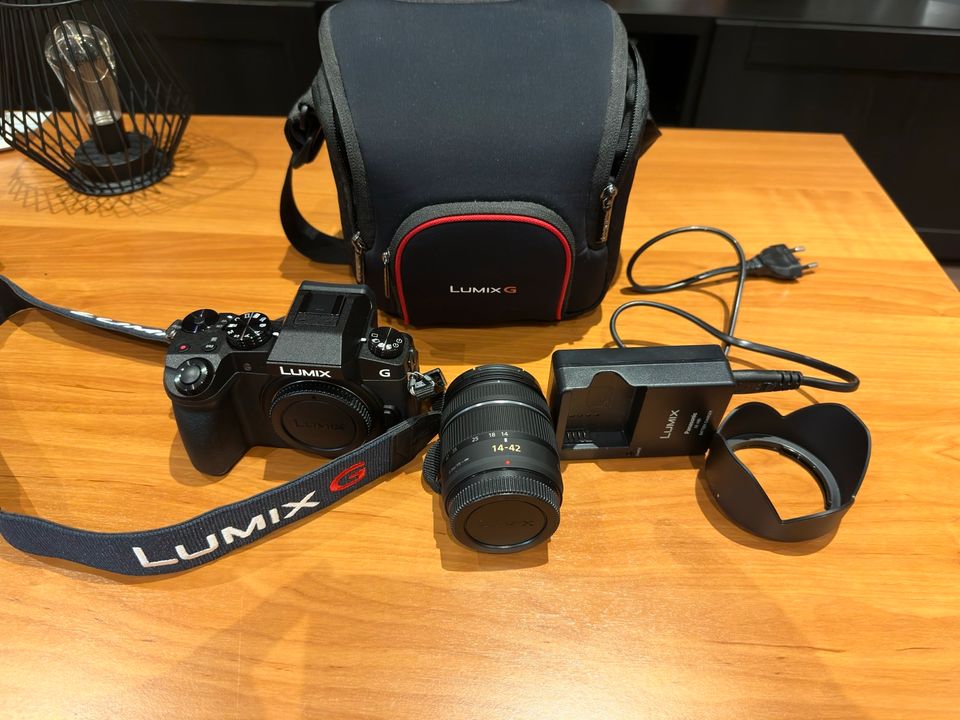 Panasonic Lumix DMC-G70 4K Kamera Set mit Objektiv Lumix 14-42 in Grevenbroich