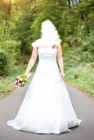 Hochzeitskleid/ Brautkleid Ivory mit Reifrock und Schuhen Nordrhein-Westfalen - Bergneustadt Vorschau