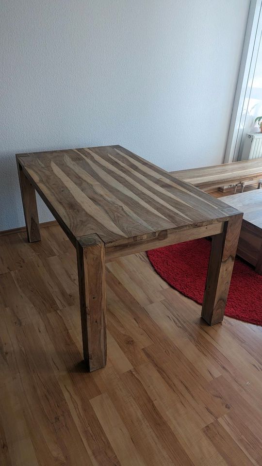 Quadrato Holztisch in Nürnberg (Mittelfr)