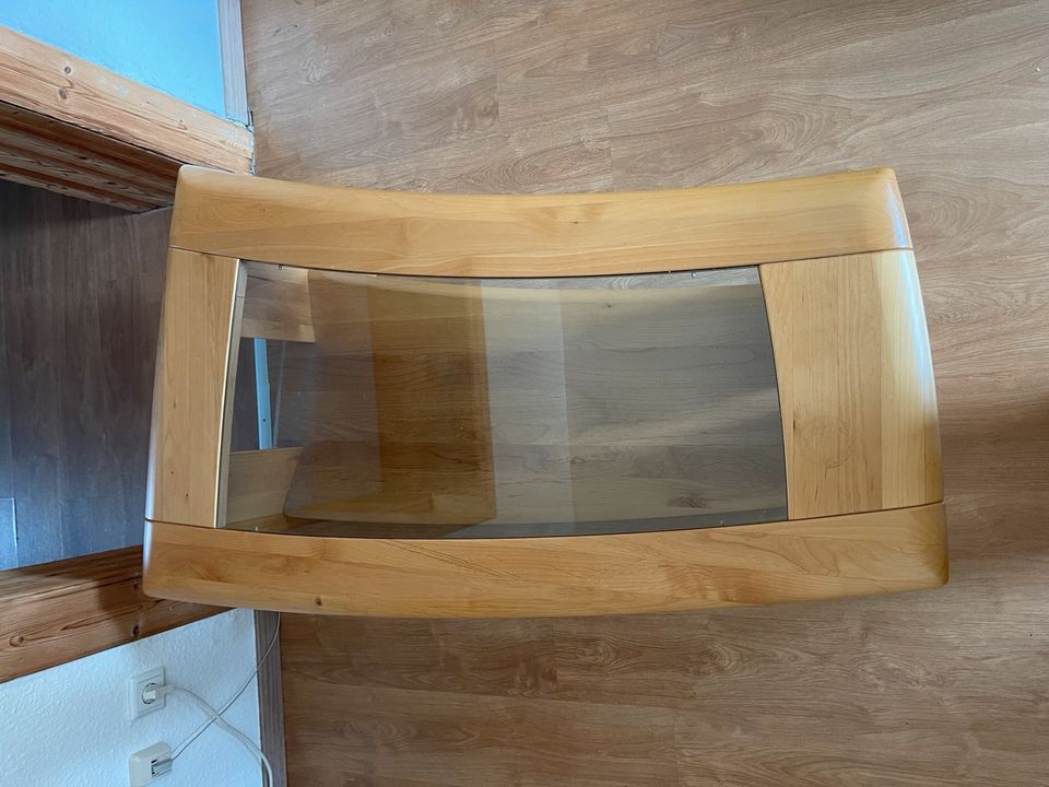 Wohnzimmer Tisch aus Massivholz, mit rausnehmbarer glasplatte in Lünen