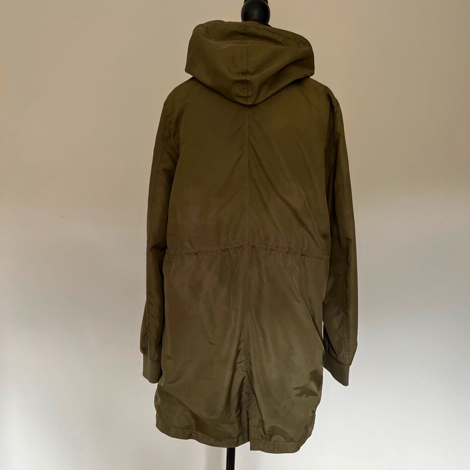 H&M khakigrün Regenjacke Mädchen Parka lange Jacke Gr. 164 in Scheeßel