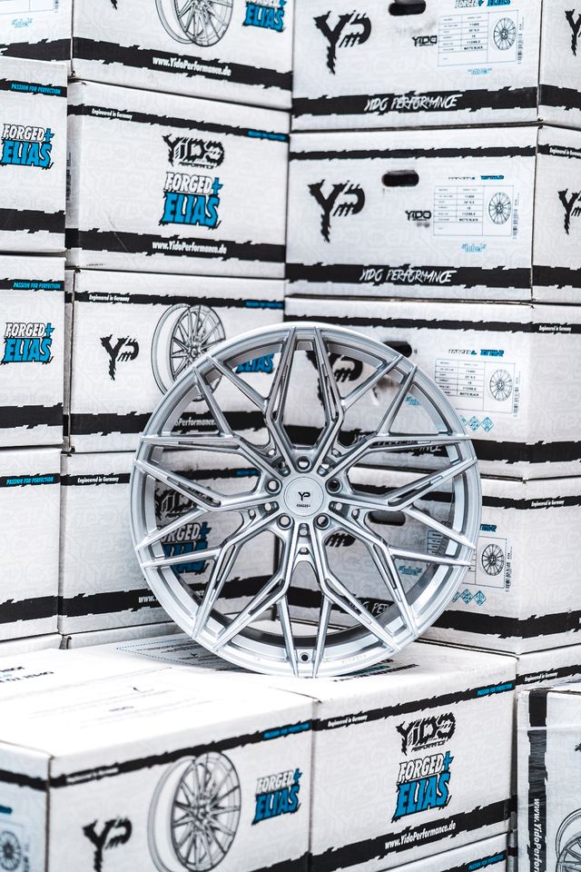 YIDO PERFORMANCE FORGED+6   22 ZOLL FELGEN AUDI RS6 RS7 C8 in Menden