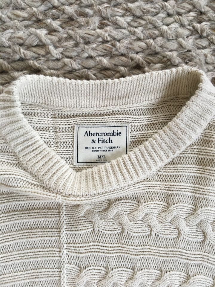 Wie neu Abercrombie Poncho Abercrombie strickponcho M/L in Frankfurt am Main