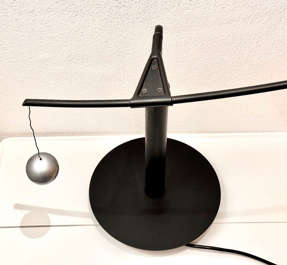 ARTEMIDE NESTORE Tisch-/Schreibtischlampe Design Carlo Forcolini in München